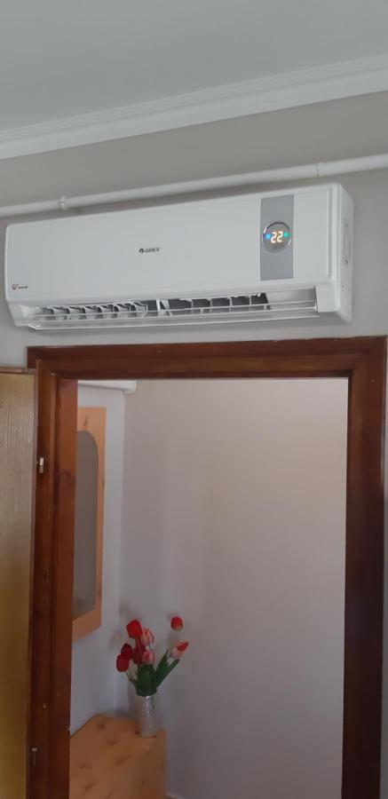 Flora Apartman Gyula Exteriér fotografie
