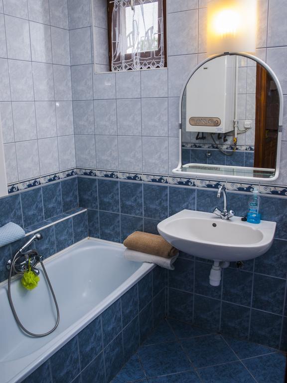 Flora Apartman Gyula Exteriér fotografie